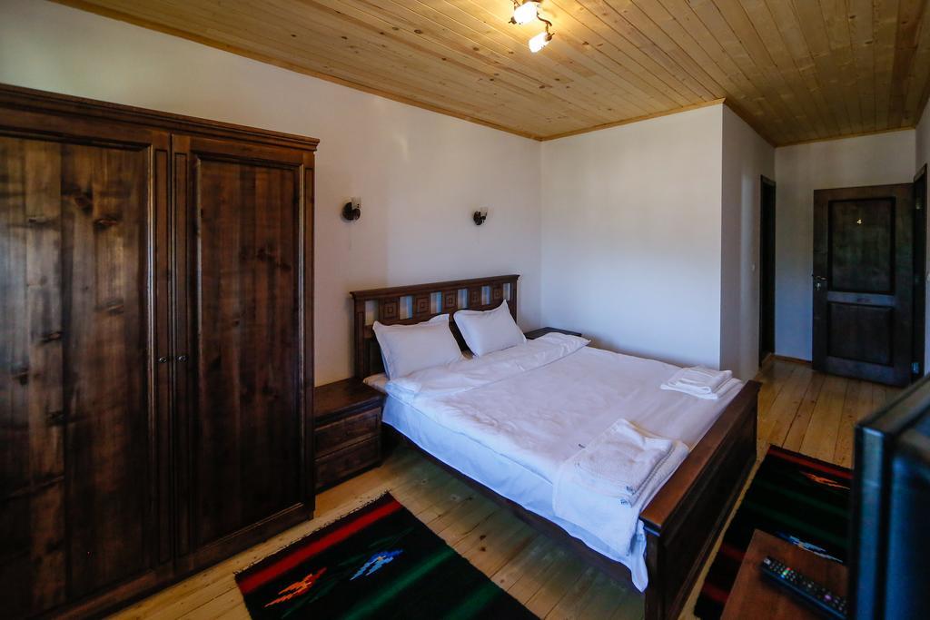 Калпаците - Kalpacite Guest Houses Skrebatno Экстерьер фото